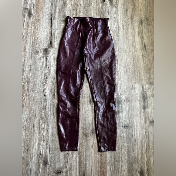 Spanx Faux Patent Leather Leggings Ruby Red Burgundy Medium $128 - Picture 3 of 9